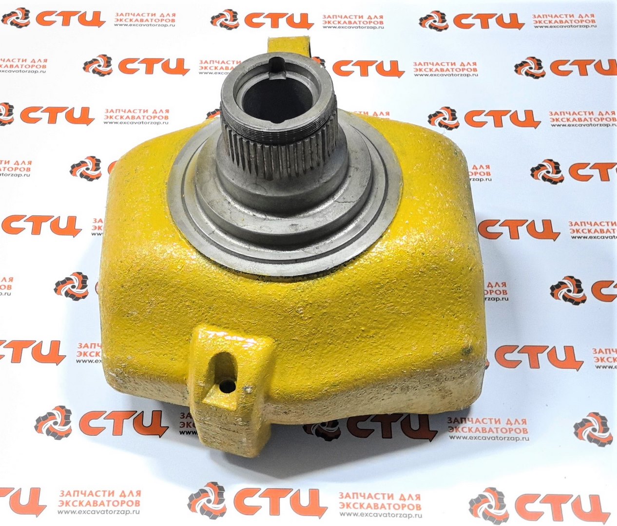 Кулак поворотный 216-7481, 2167481 левый, переднего моста экскаватора погрузчика CAT 432E, 434E, 434F, 442E, 444E, 444F