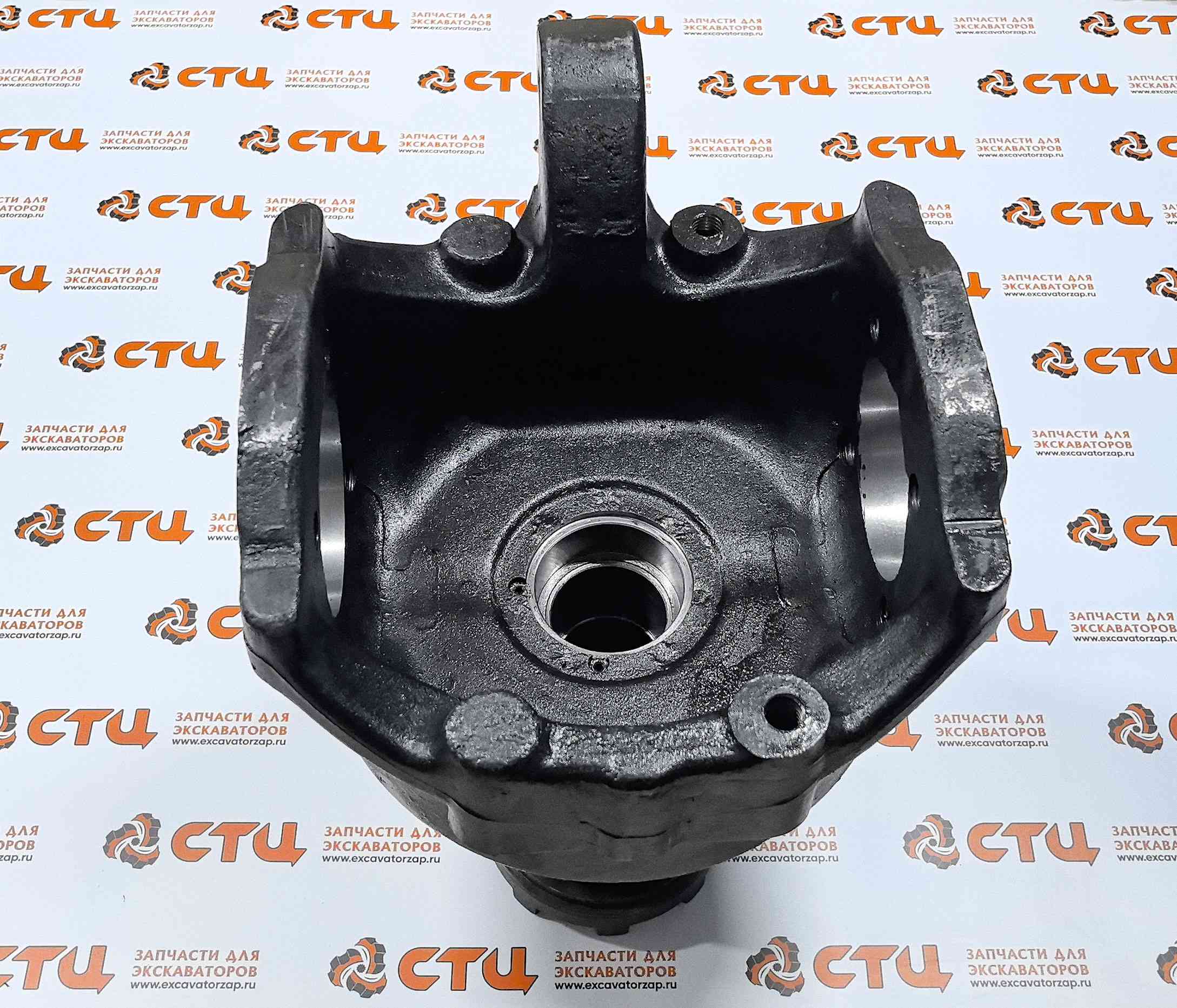 Кулак поворотный ZGAQ-03227 правый моста экскаватора HYUNDAI HW210, R210W-9, R210W9A, R210W9AMH, R210W9MH, R210W9S